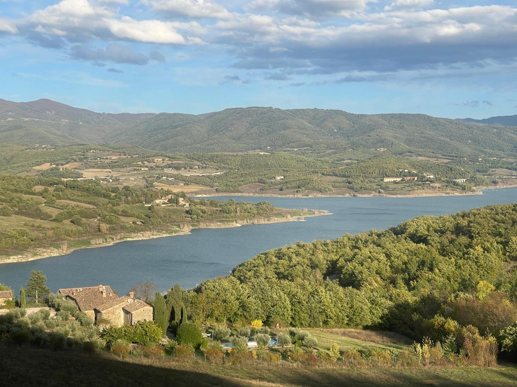 Bio Agriturismo Il Vigno Caprese Michelangelo Luaran gambar