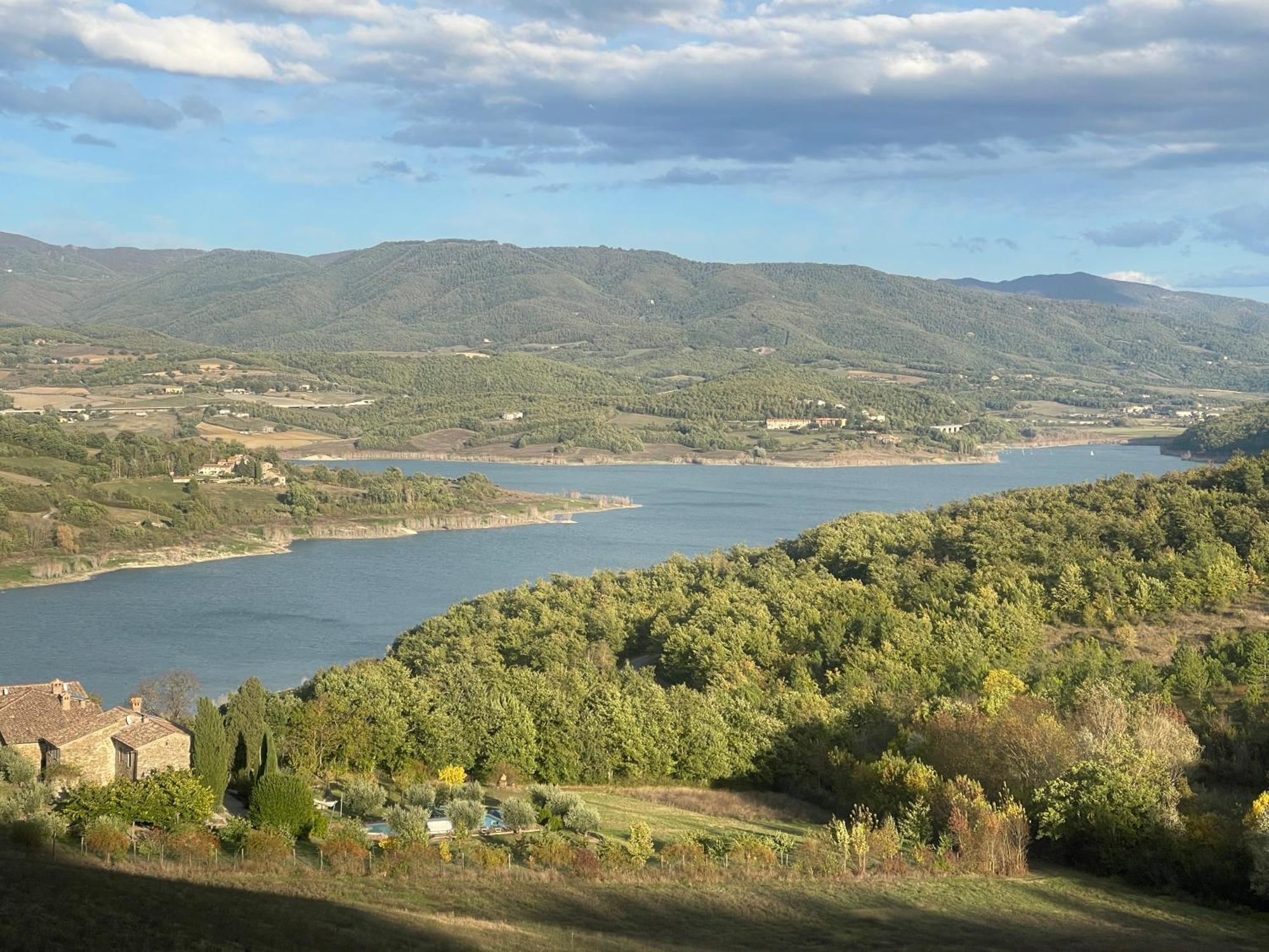 Bio Agriturismo Il Vigno Caprese Michelangelo Luaran gambar